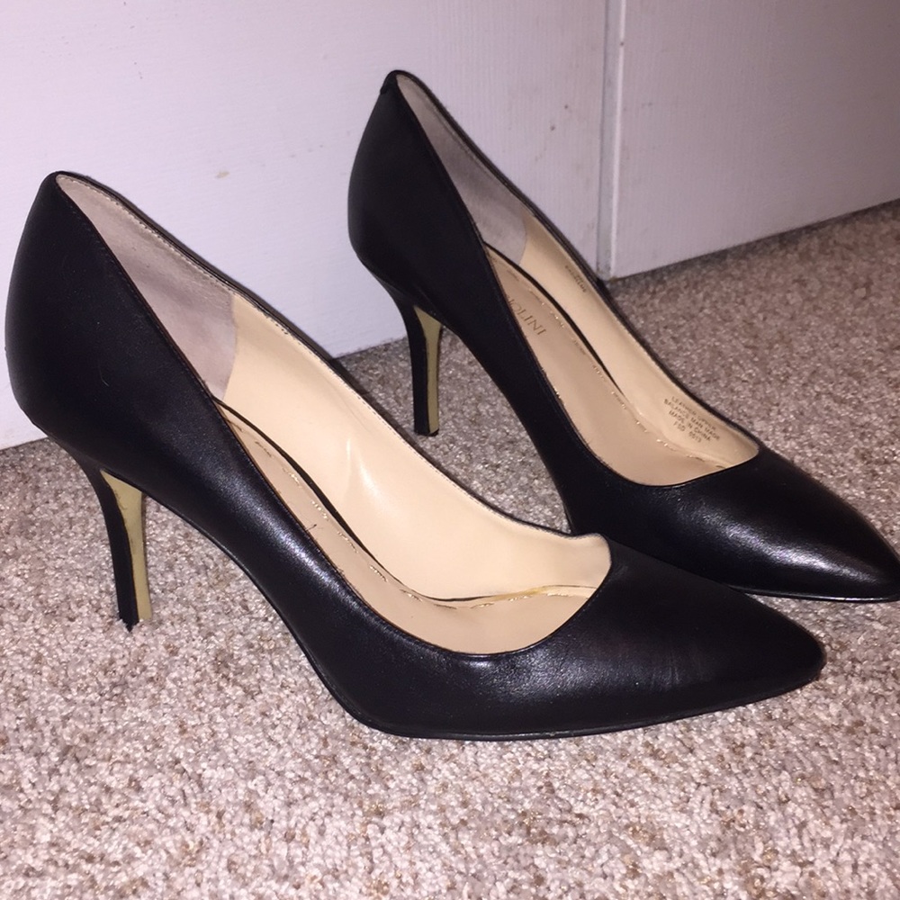 Black pointed toe heels